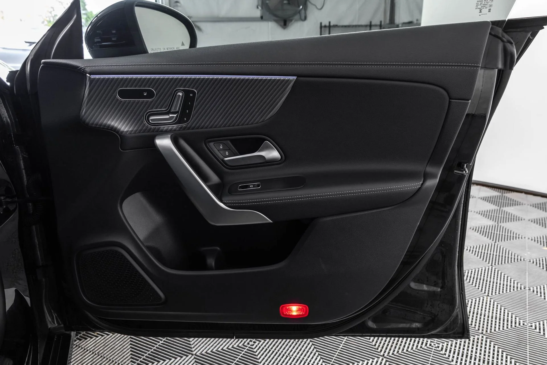 Used 2025 Black Mercedes-Benz 4MATIC® image 41