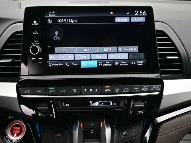 Used 2025 Platinum White Pearl Honda Touring image 18