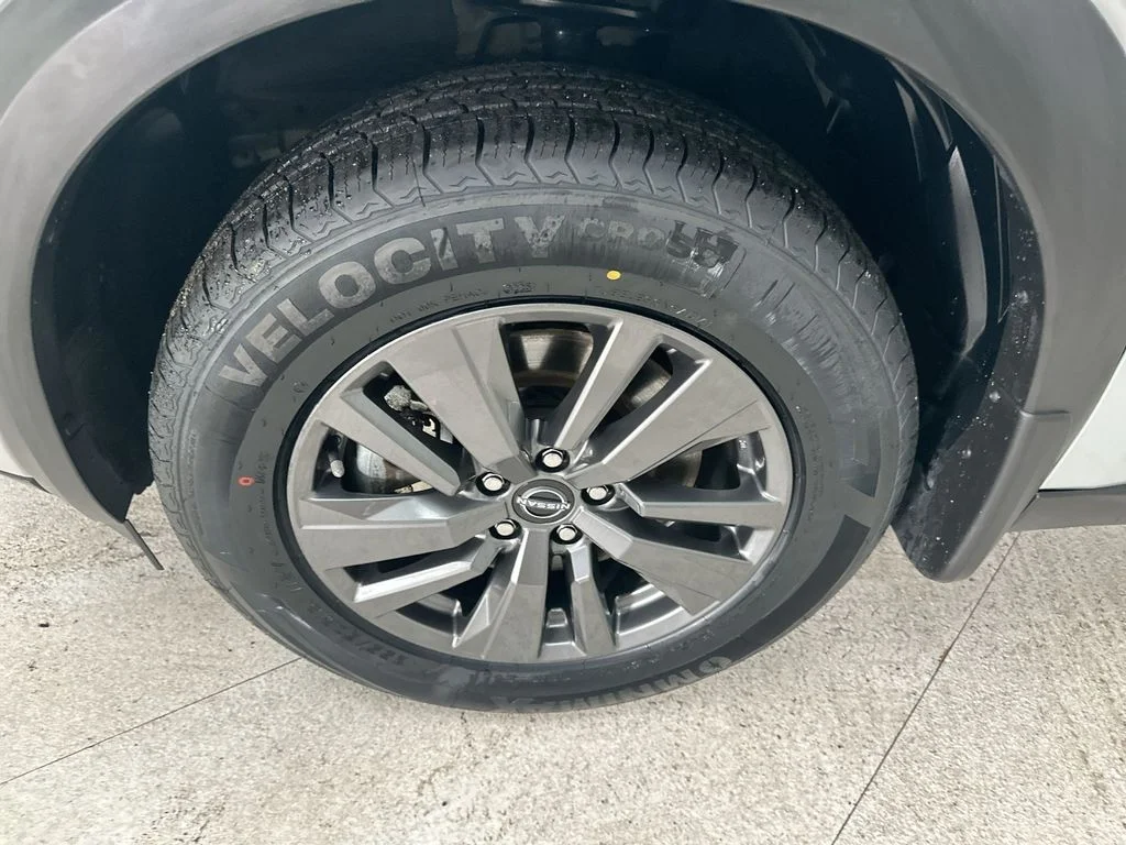 Used 2023 Silver Nissan SV image 14
