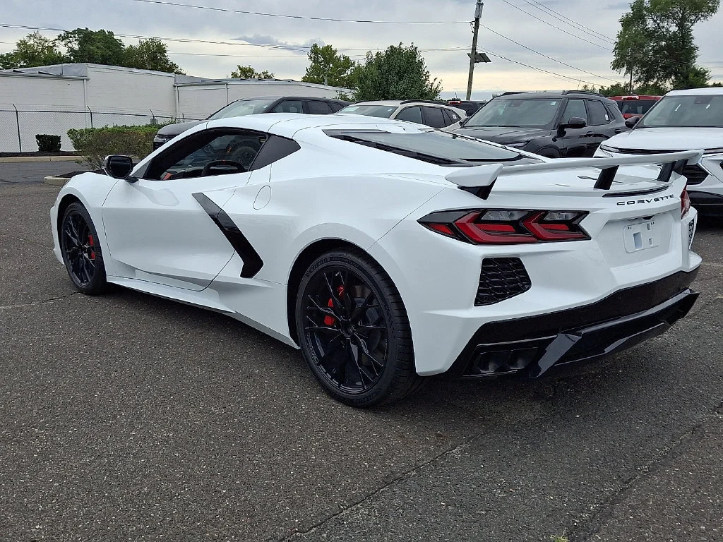 New 2027 Arctic White Chevrolet 2LT image 6