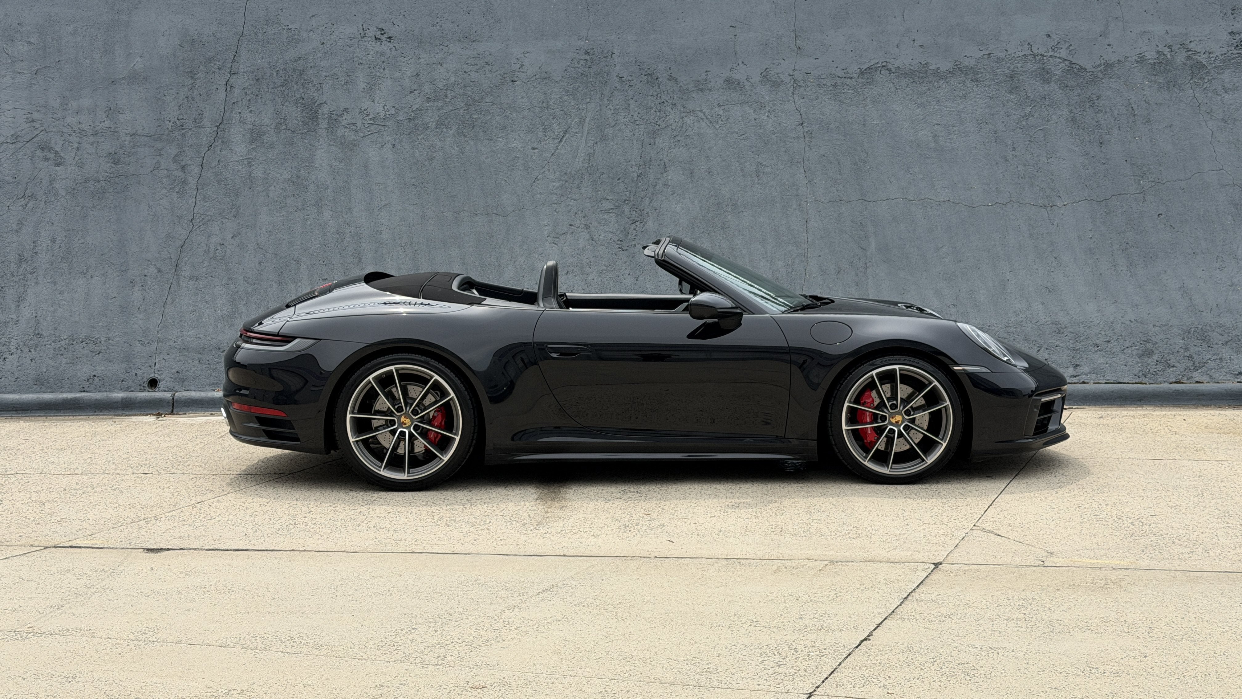 Used 2020 Black Porsche Carrera 4S Cabriolet image 2