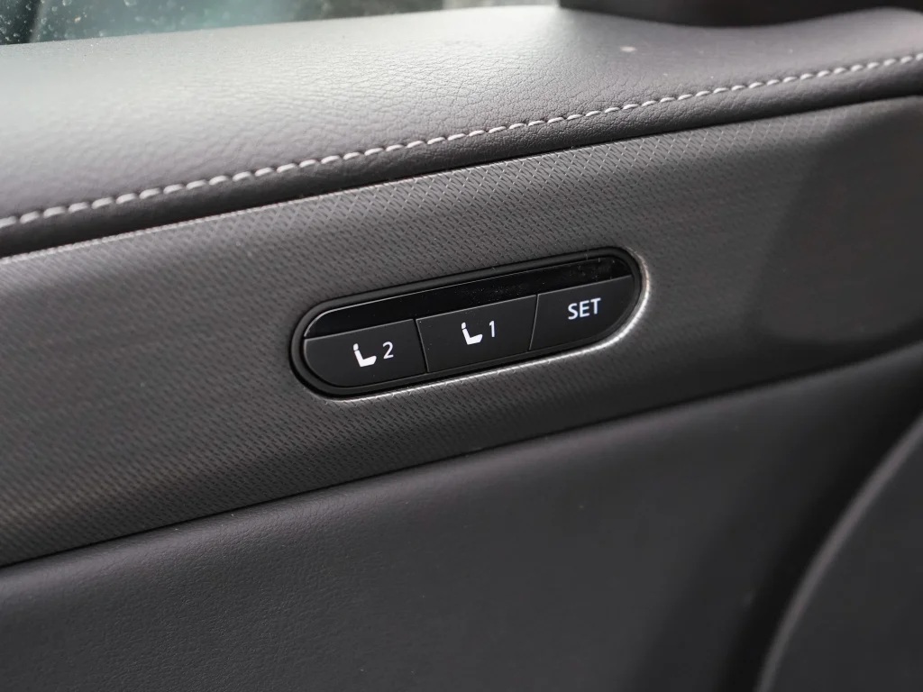 Certified Used 2026 Mineral Black INFINITI LUXE image 22