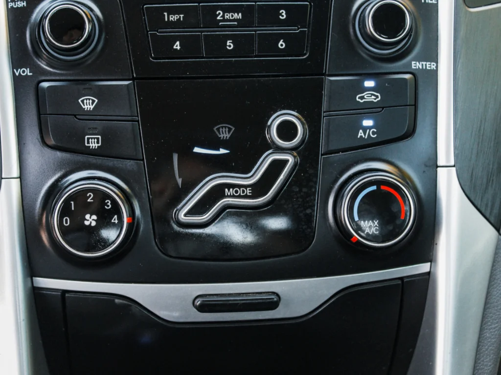 Used 2013 Harbor Gray Metallic Hyundai GLS image 17
