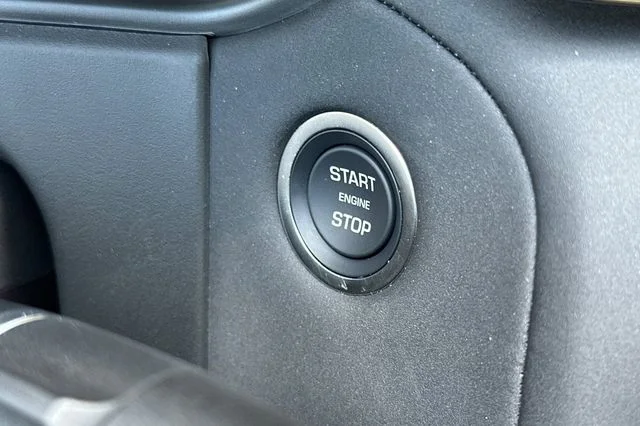 New 2026 Fuji White Land Rover Dynamic SE image 21