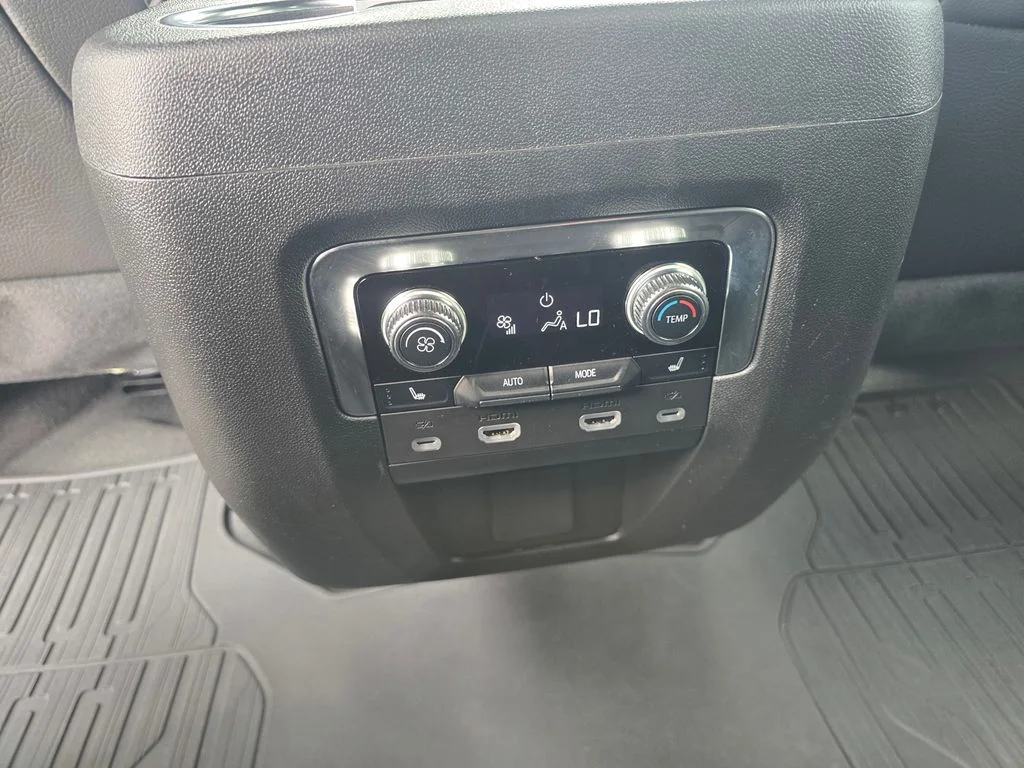 Used 2024 White GMC Denali image 17