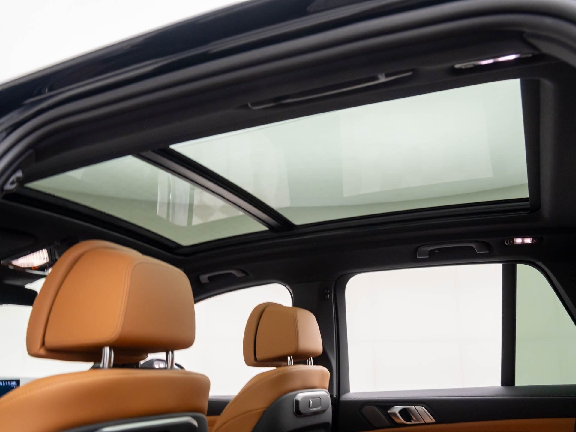 New 2026 Black Sapphire Metallic BMW xDrive40i image 20