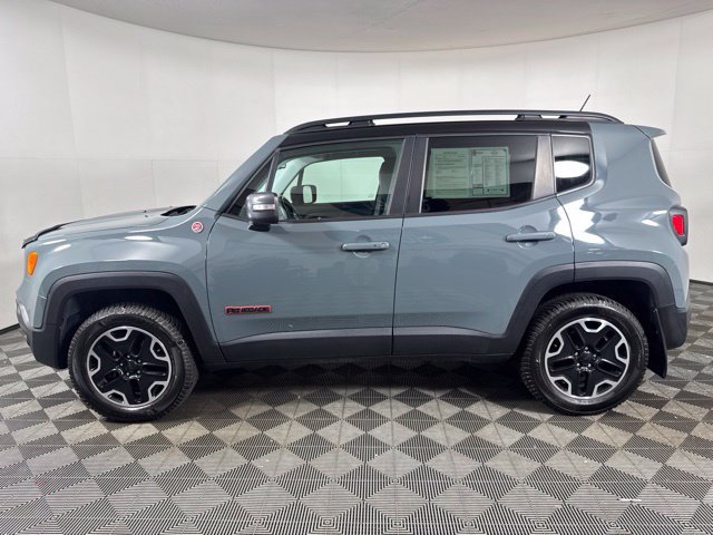 Used 2016 Gray Jeep Trailhawk image 7