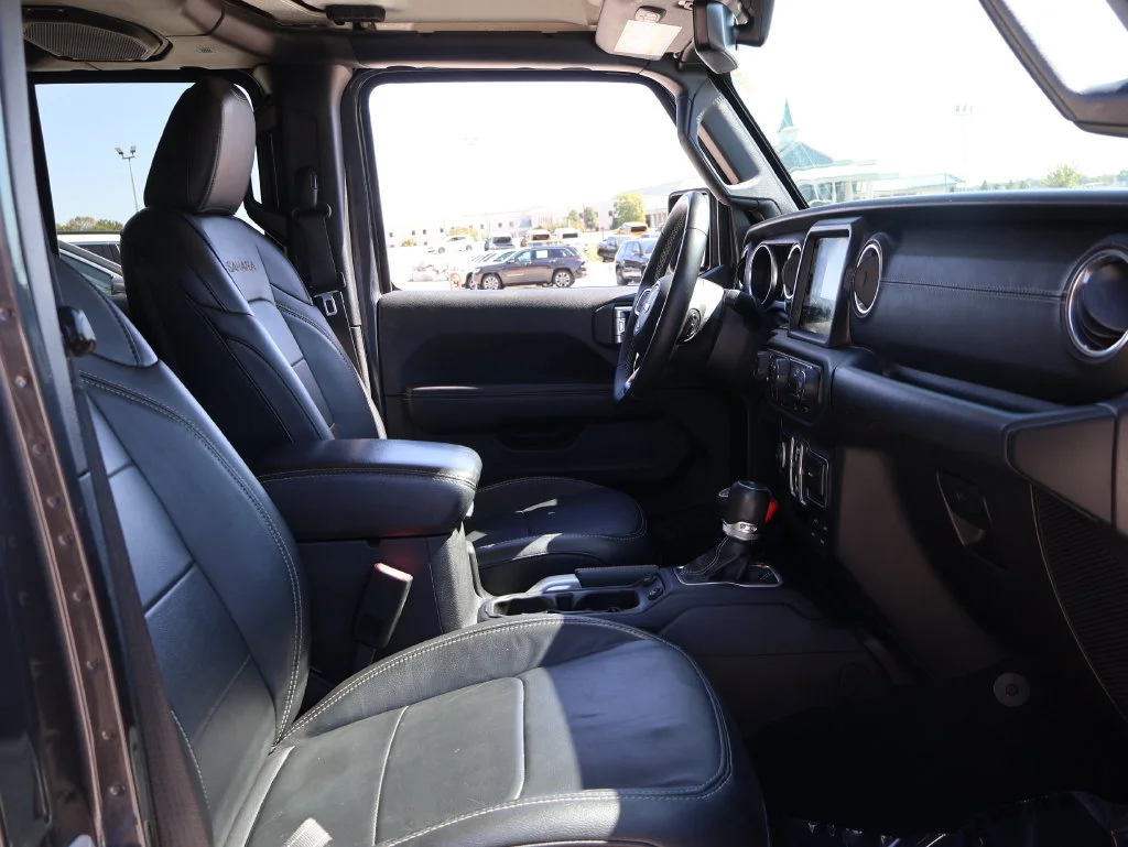Used 2018 Gray Jeep Unlimited Sahara image 8