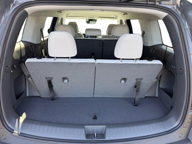 New 2026 Hampton Gray Hyundai SE FWD image 38