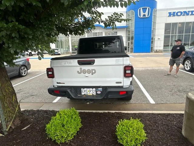 Used 2020 White Jeep Overland image 2