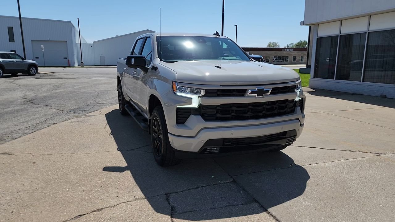 New 2026 White Sands Chevrolet RST image 5