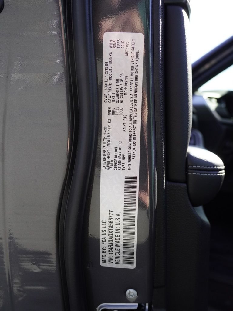 New 2026 Baltic Gray Metallic Clear-Coat Exterior Paint Jeep Laredo X image 31