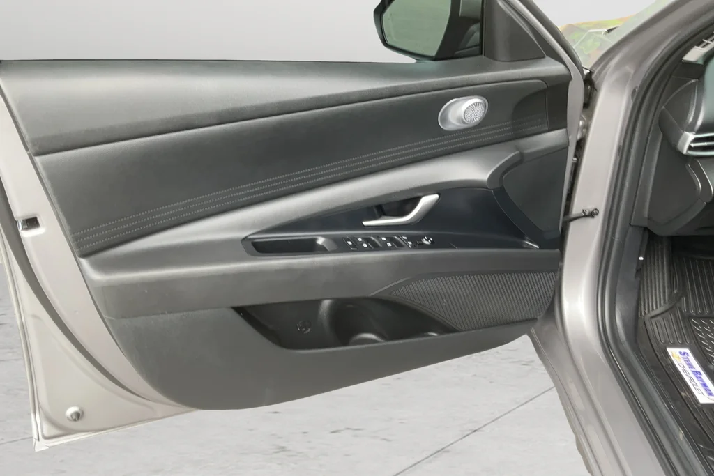 2024 Hyundai Elantra SE - Photo 11