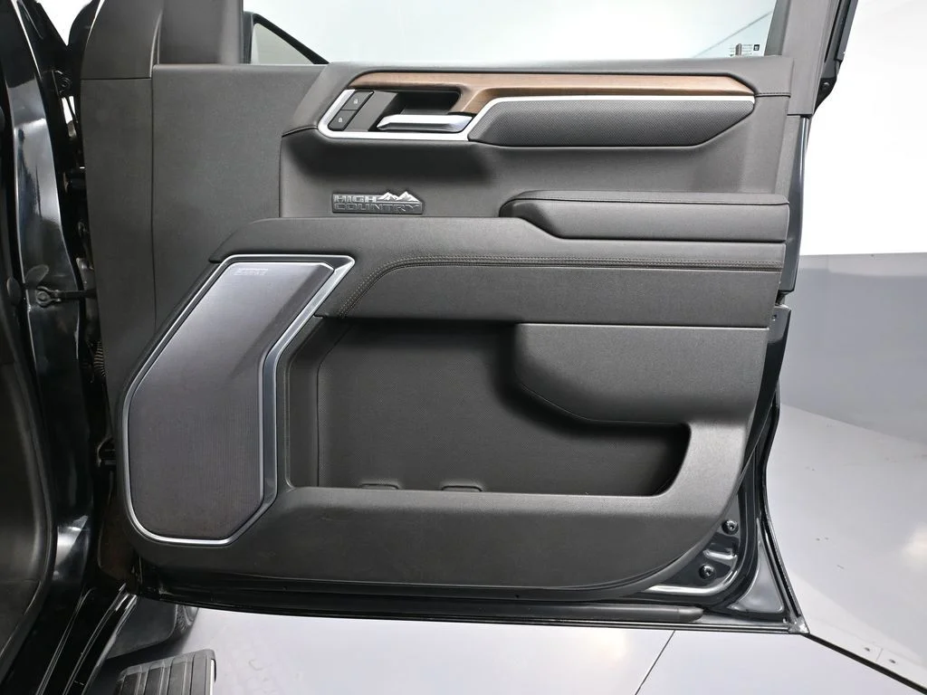 Used 2023 Black Chevrolet High Country image 39