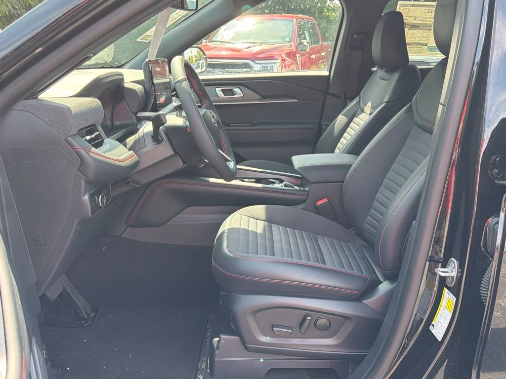 2026 Ford Explorer ST-Line - Photo 11