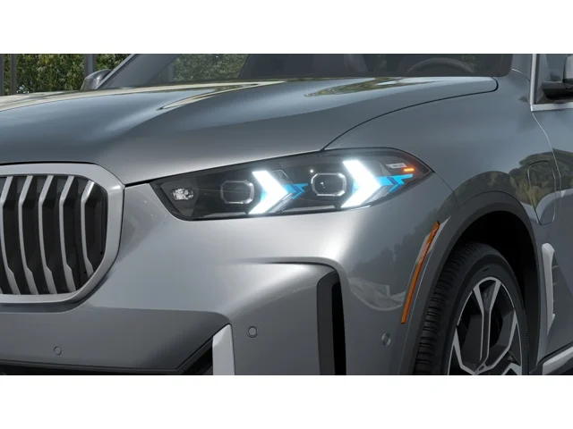 New 2026 Skyscraper Grey Metallic BMW X5 50e image 6