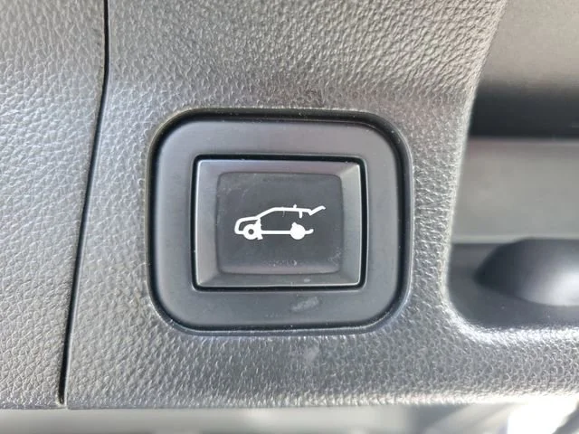 Used 2020 Carbon Black Metallic GMC SLT image 31