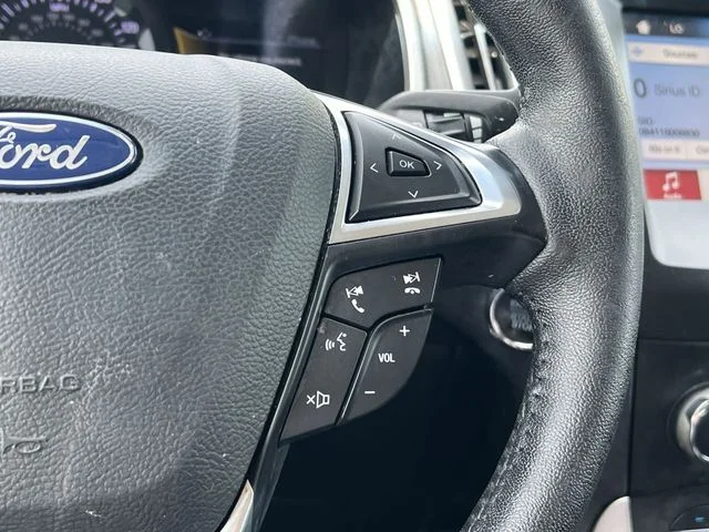 Used 2019 Gray Ford SEL image 15