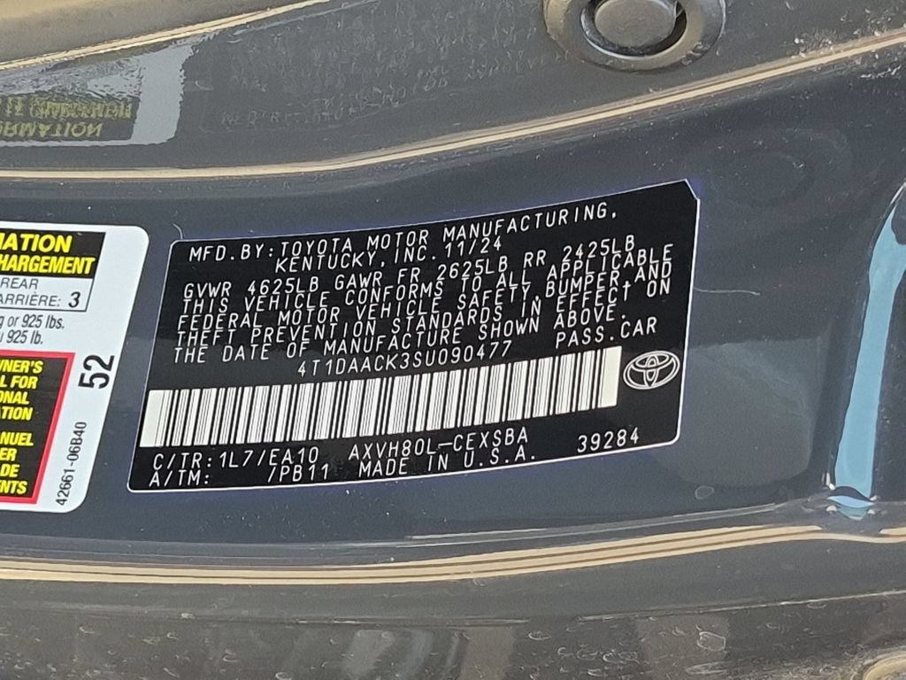 Used 2025  Toyota SE image 39