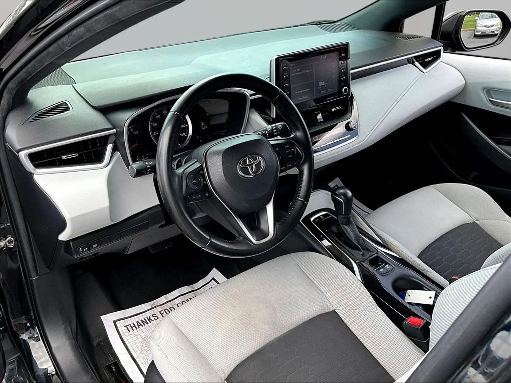 Used 2019 Midnight Black Metallic Toyota SE image 18
