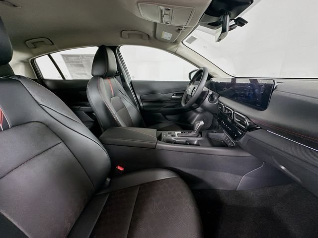 New 2026 Atlantic Gray Metallic / Super Black Two-tone Nissan SR image 25