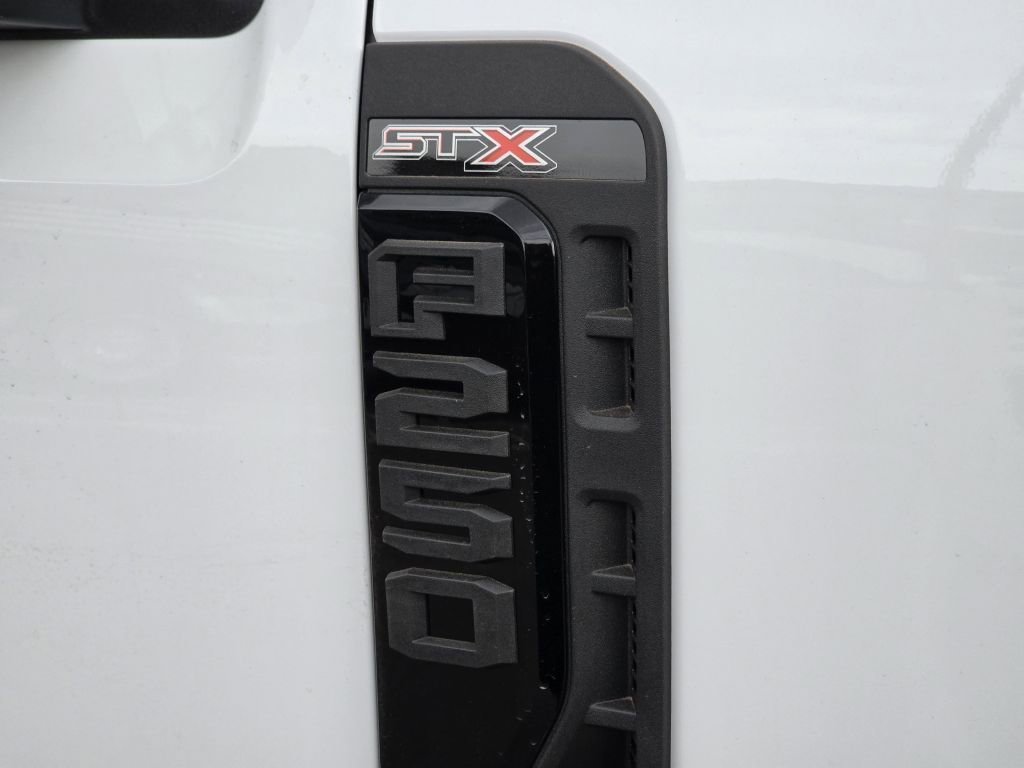 New 2026 Oxford White Ford XL/STX image 28