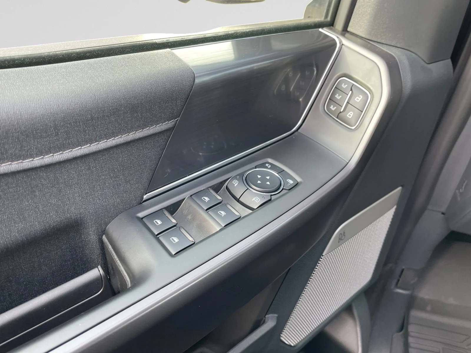 New 2026 Agate Black Metallic Ford Lariat image 12