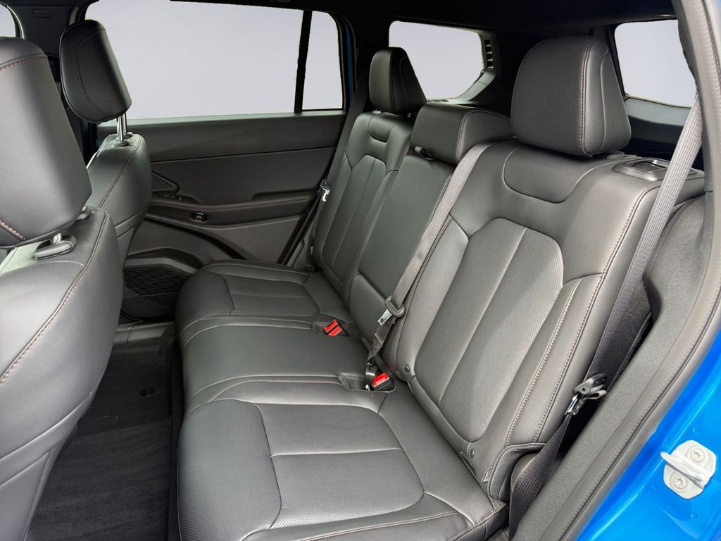 New 2026 Hydro Blue Pearl-Coat Exterior Paint Jeep Limited image 16
