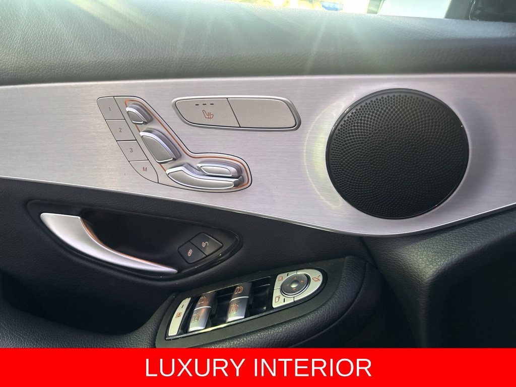 Used 2022 Black Mercedes-Benz GLC 300 image 16