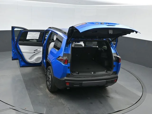 New 2026 Hydro Blue Pearl-Coat Exterior Paint Jeep Limited image 52
