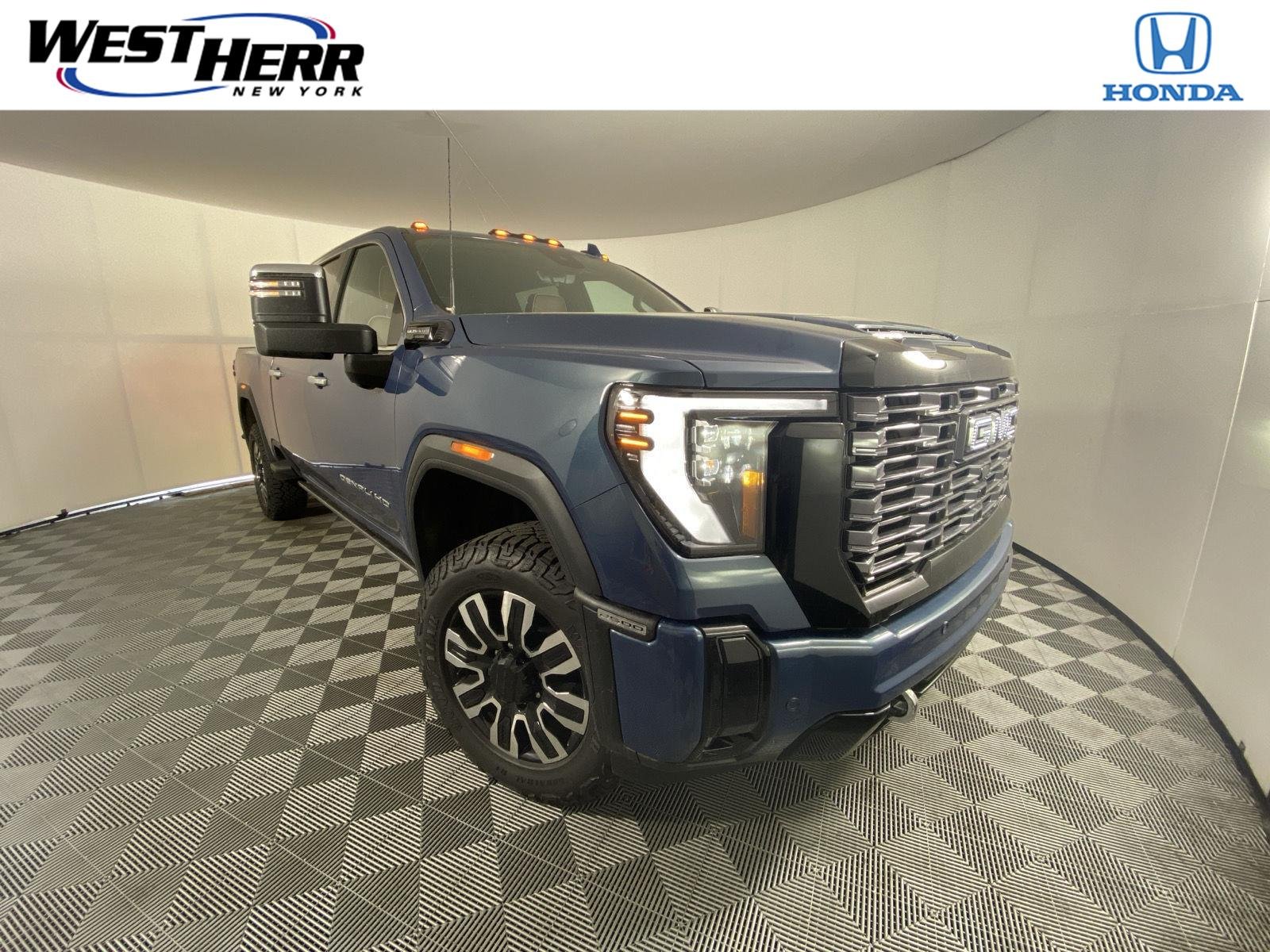 2025 GMC Sierra 4WD Crew Cab Long Box Denali Ultimate's photo