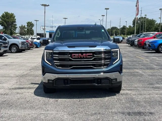 Used 2024 Downpour Metallic GMC SLT image 8