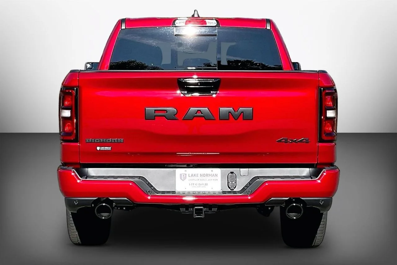 New 2026 Molten Red Pearl-Coat Exterior Paint RAM Big Horn/Lone Star image 7