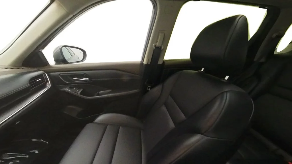 Used 2023 Gray Nissan SV image 31