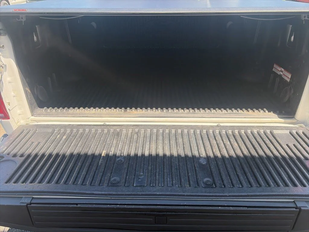 Certified Used 2020 Oxford White Ford XLT image 30