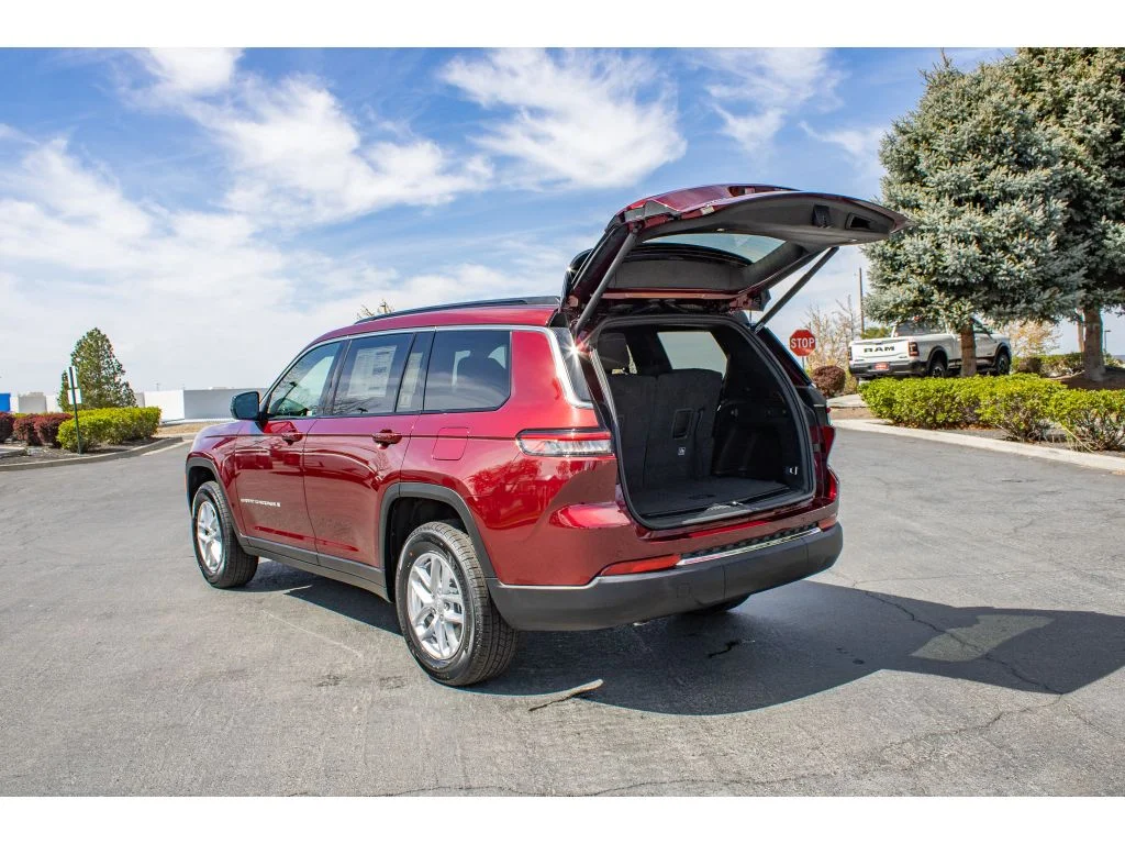 New 2026 Velvet Red Pearlcoat Jeep Laredo X image 9