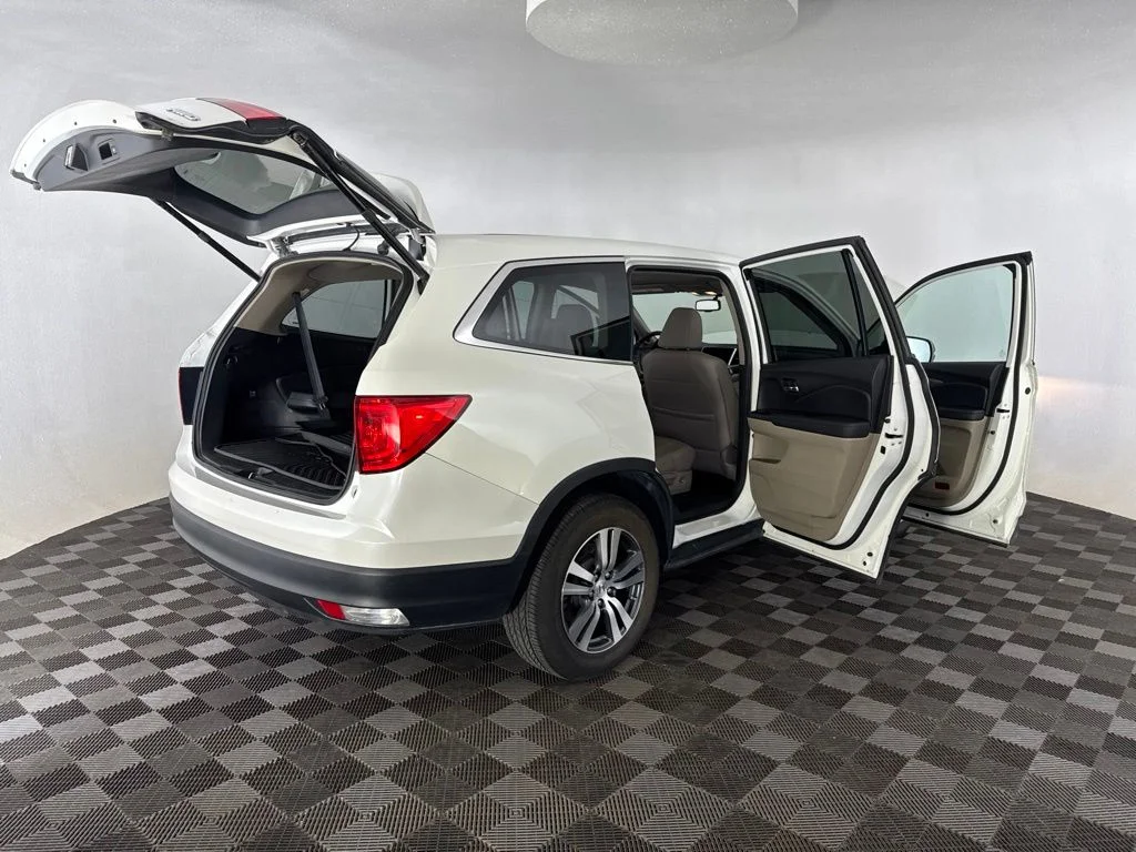 Certified Used 2018 White Honda EX-L image 15