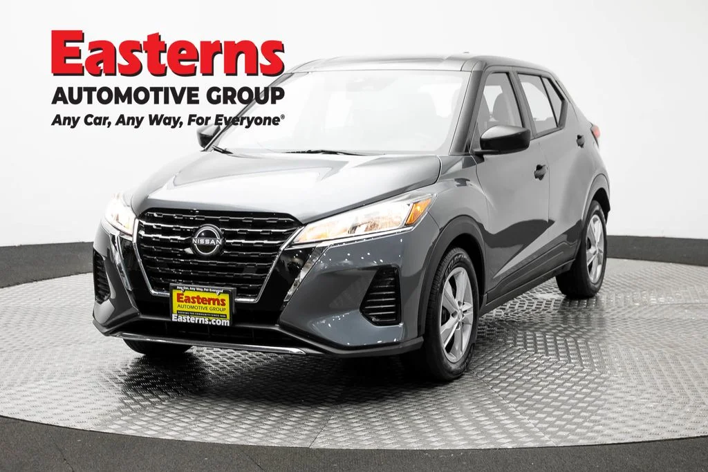 Used 2023 Gray Nissan S image 1