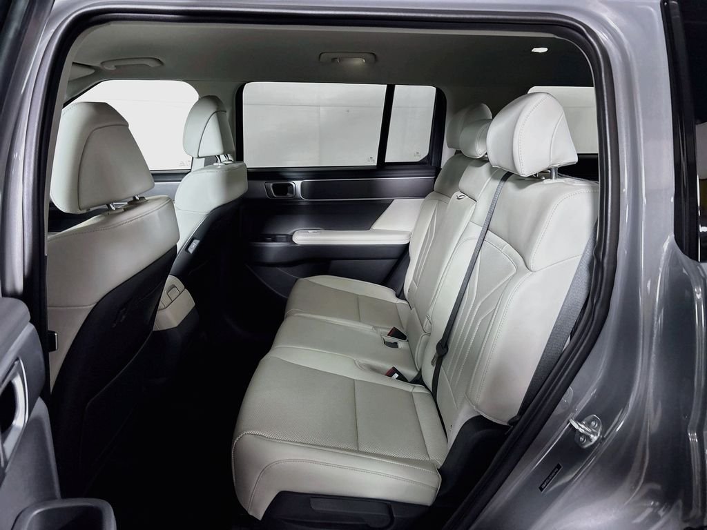 Used 2025 Gray Hyundai SEL image 19