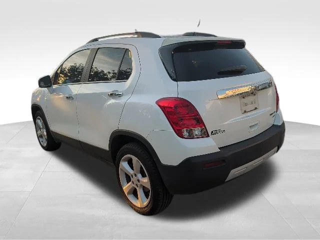 Used 2015 White Chevrolet LTZ image 5