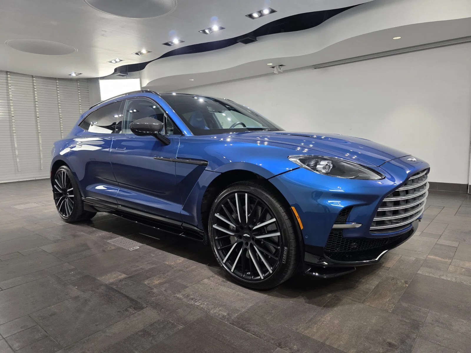 2023 Aston Martin DBX 4.0 V8 707 AWD's photo