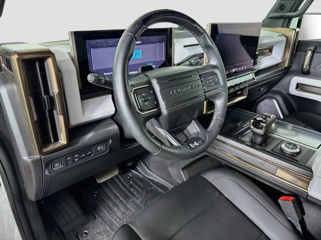 Used 2023 INTERSTELLAR WHITE GMC 3X image 9