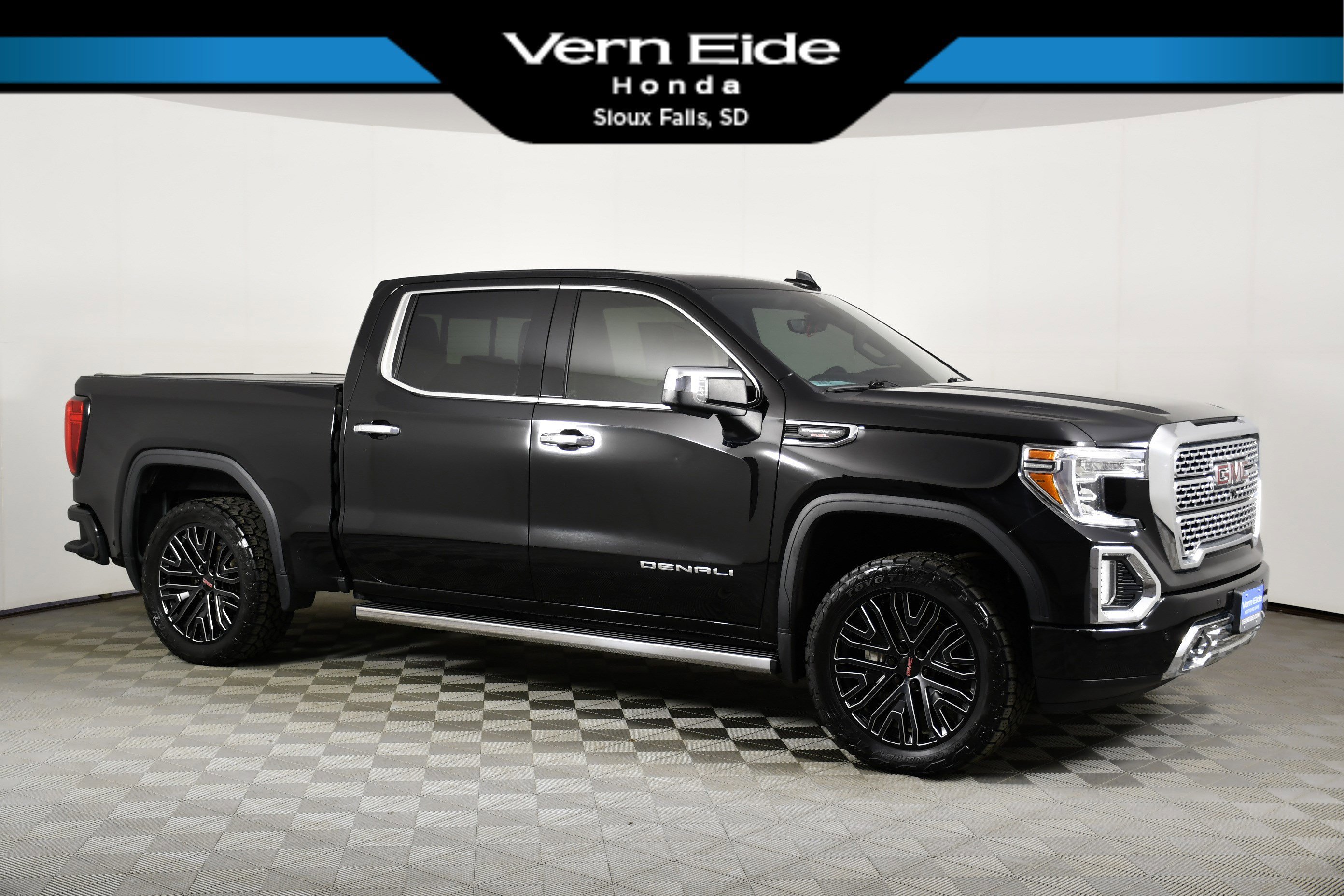 2019 GMC Sierra 4WD Crew Cab Short Box's photo