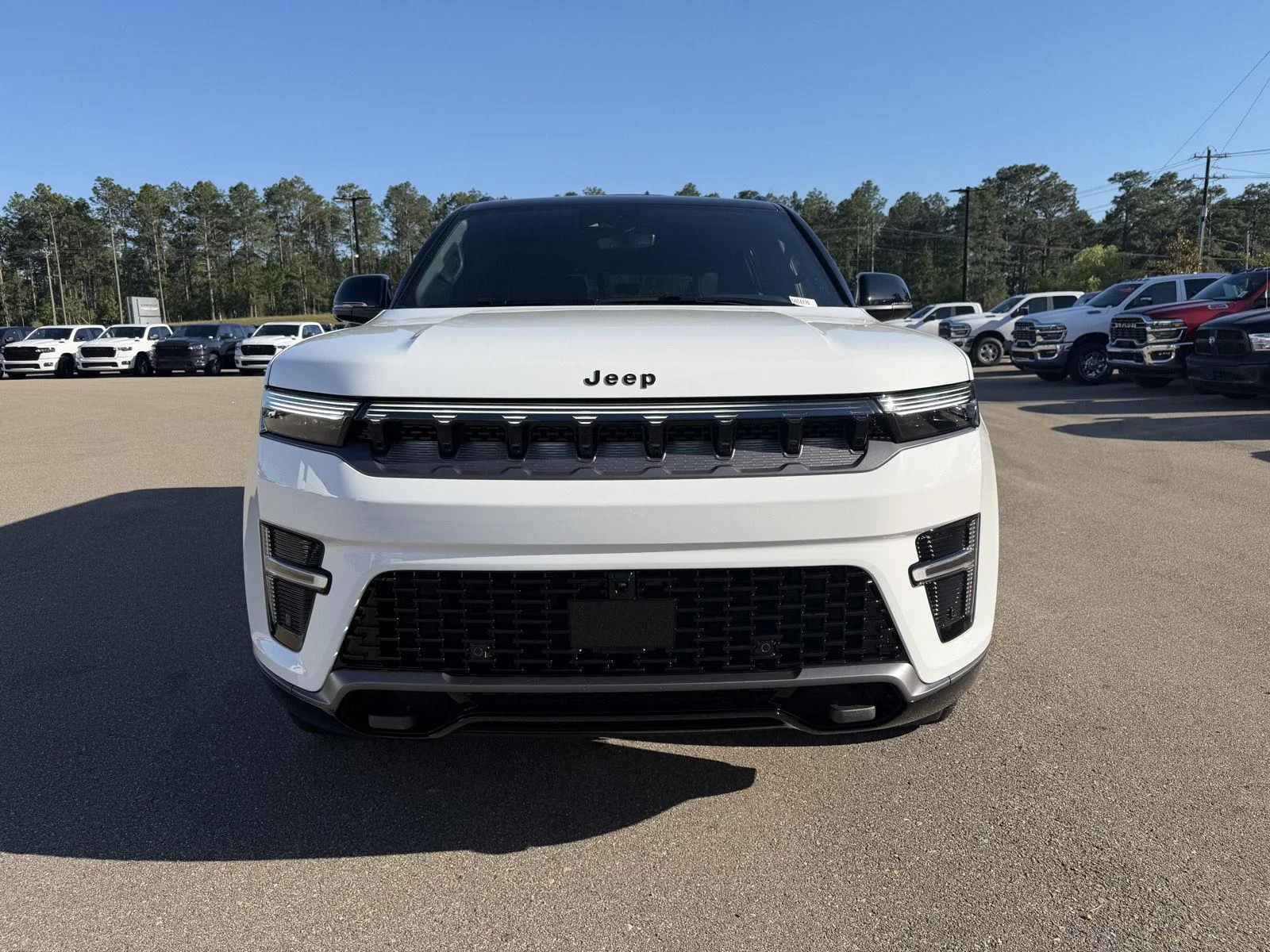 New 2026 Bright White Clear-Coat Exterior Paint Jeep Upland image 2