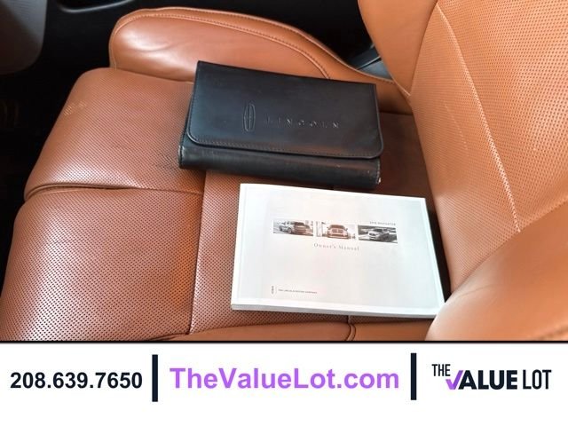 Used 2018 White Lincoln Reserve image 33