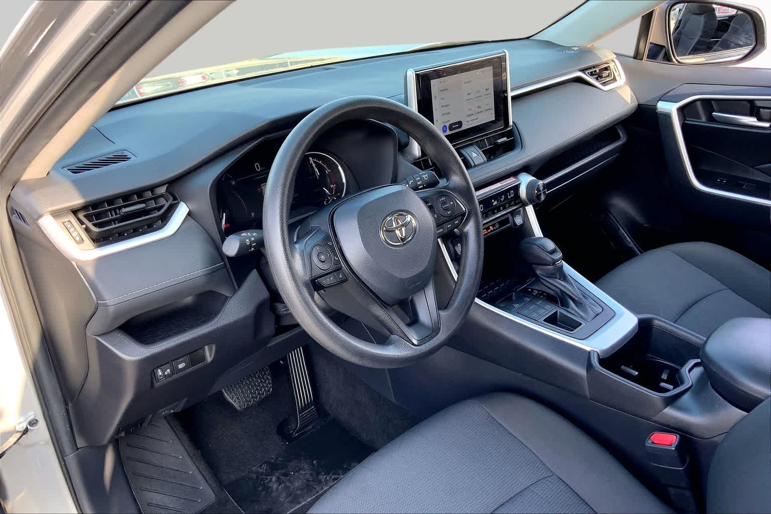 Used 2025 Silver Sky Metallic Toyota XLE image 17