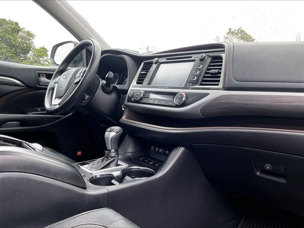 Used 2018 Silver Toyota Limited image 14