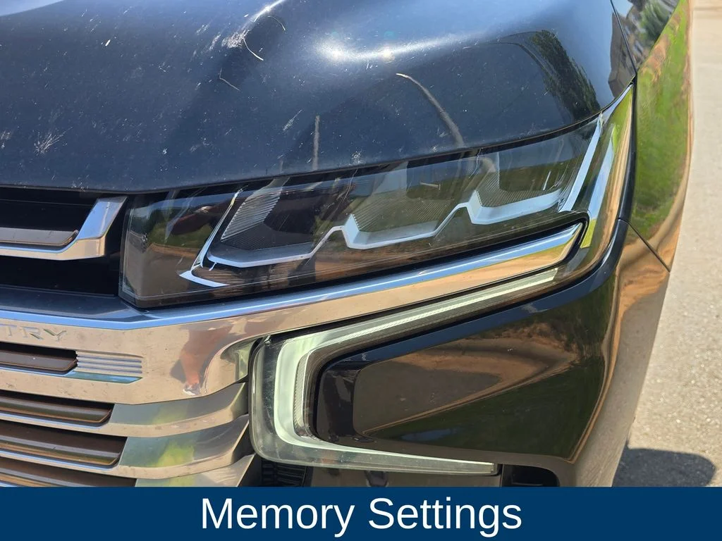 Used 2021 Black Chevrolet High Country image 9