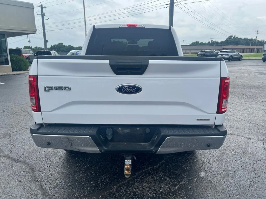 Used 2016 Oxford White Ford XLT image 4