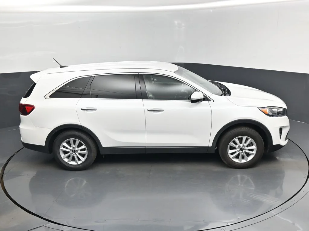 Used 2020 White Kia LX image 13